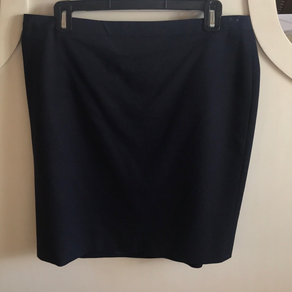 Ann Taylor Loft Navy Suiting skirt sz 12.